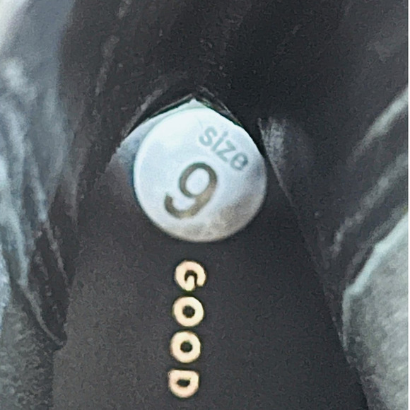 Good American NEW Faux Leather Pull-On Platform Lug-Sole Chelsea Boots Black 9 - Picture 15 of 15